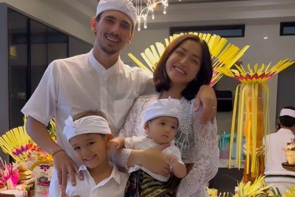 10 Potret Syukuran Rumah Baru Jessica Iskandar, Kental Adat Bali