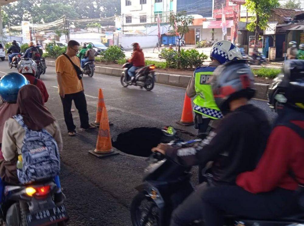 Lubang di Jalan Kota Bogor (Instagram/bogor24update)