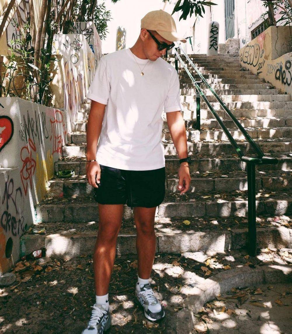 Herjunot Ali (instagram.com/herjunotali.studio)