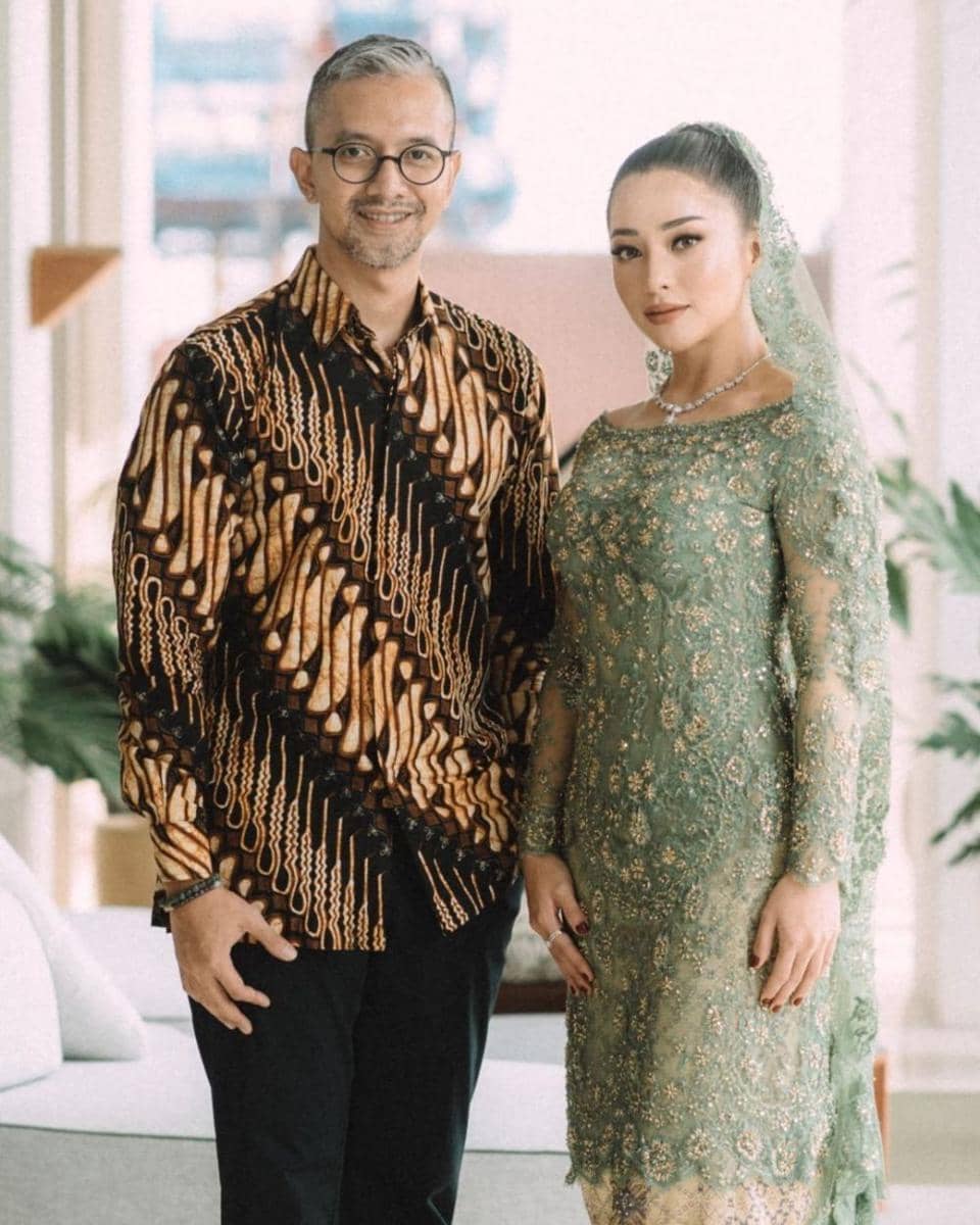 9 Referensi Kebaya Rancangan Didiet Maulana, Langganan Para Artis!