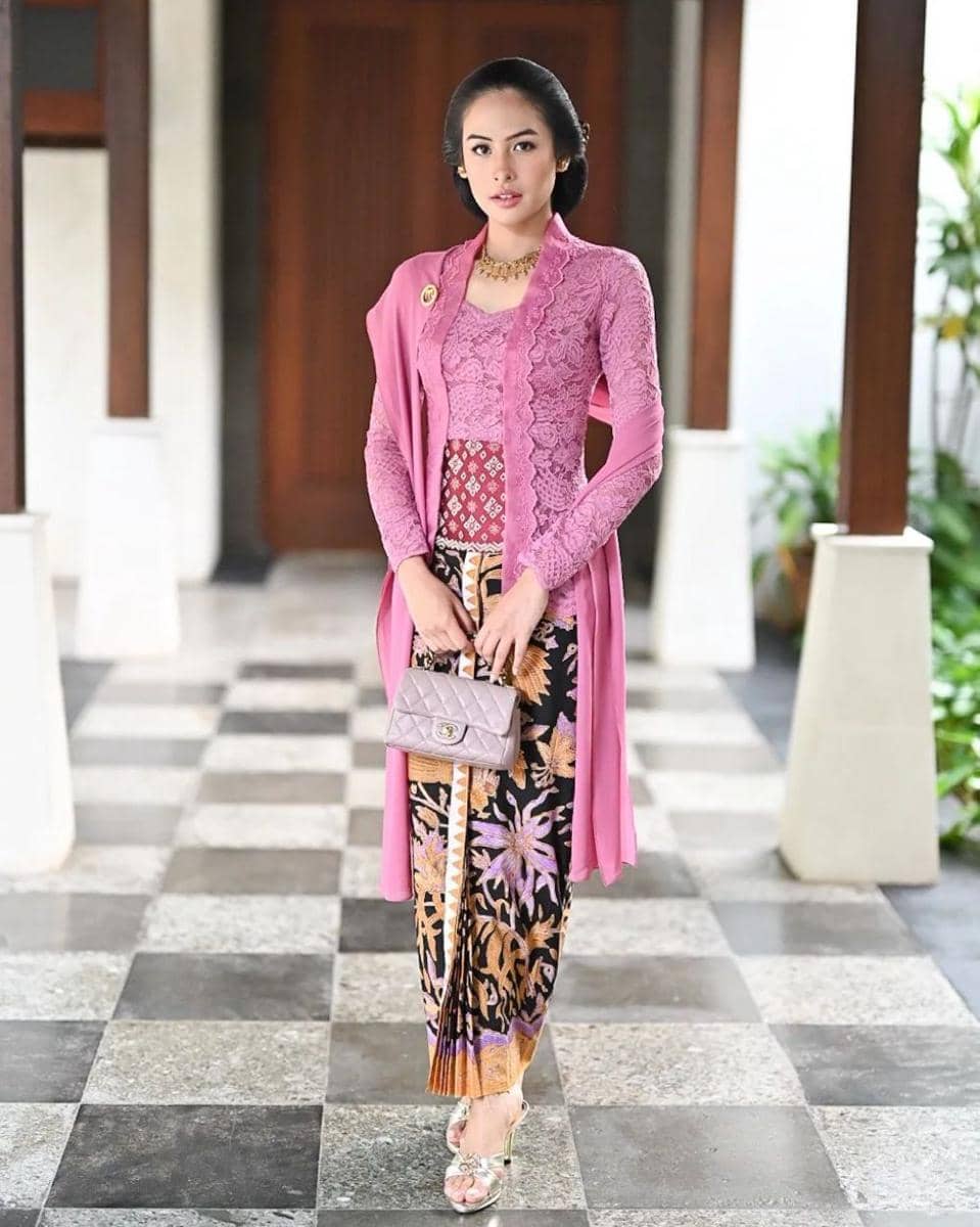 kebaya karya Didiet Maulana (instagram.com/didietmaulana)