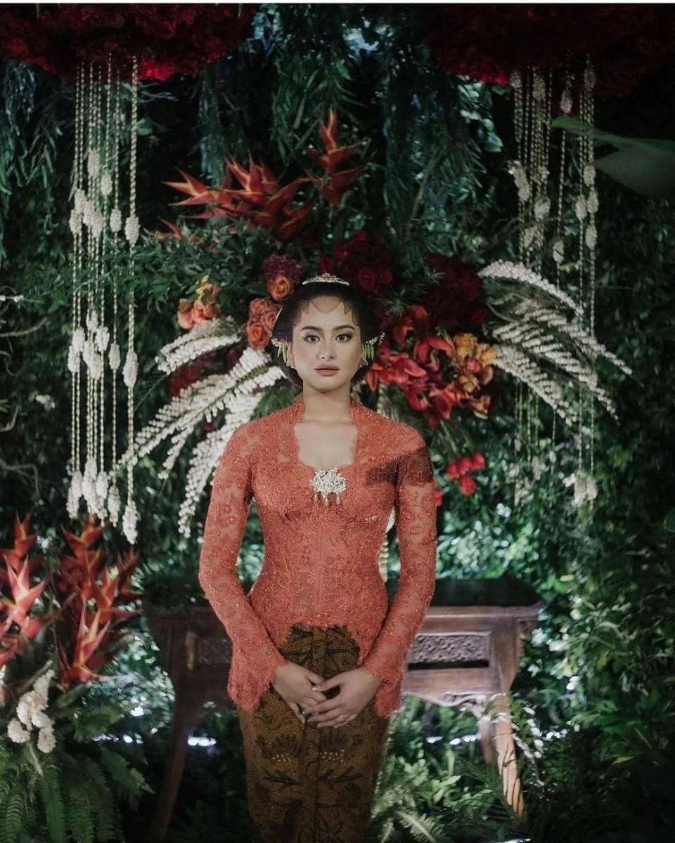 kebaya karya Didiet Maulana (instagram.com/didietmaulana)