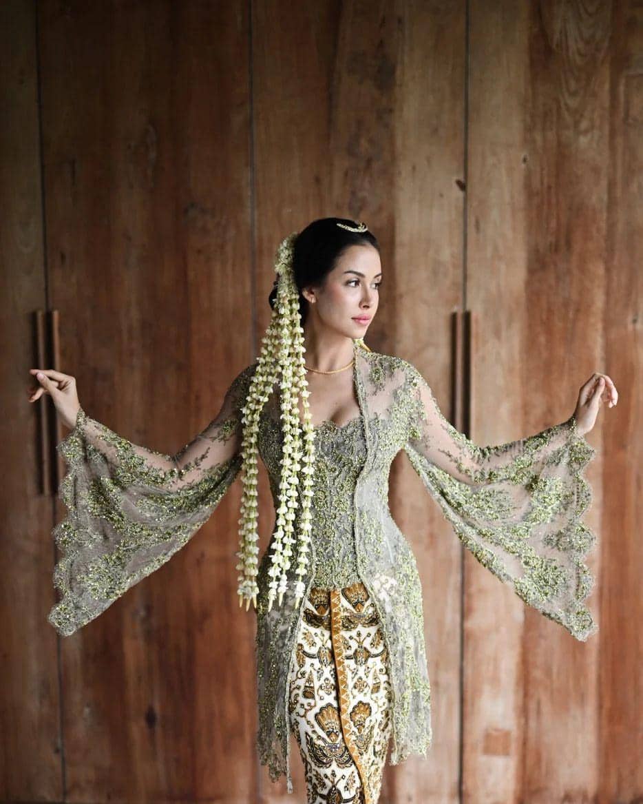 kebaya karya Didiet Maulana (instagram.com/didietmaulana)