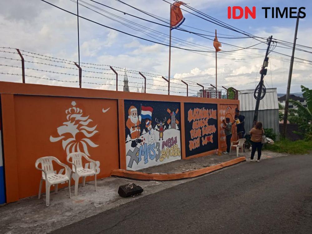 Fans di Ambon Patungan Membuat Mural Timnas Belanda untuk Piala Dunia