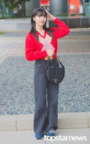 OOTD Joy Red Velvet (topstarnews.net)