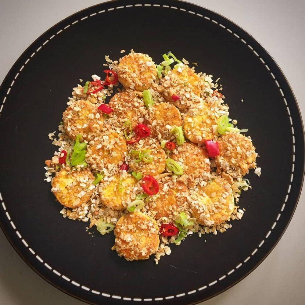 ilustrasi tofu masak oatmeal (instagram.com/yohana_cenn)