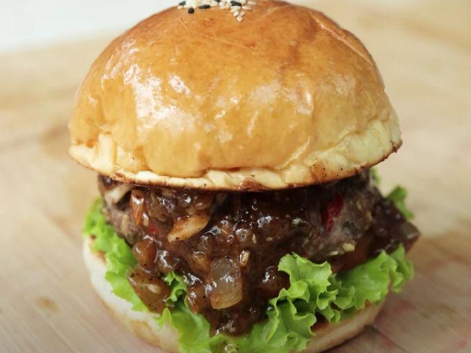 Resep Oat Burger Sapi Saus Lada Hitam, Salah Satu Jajanan Fancy