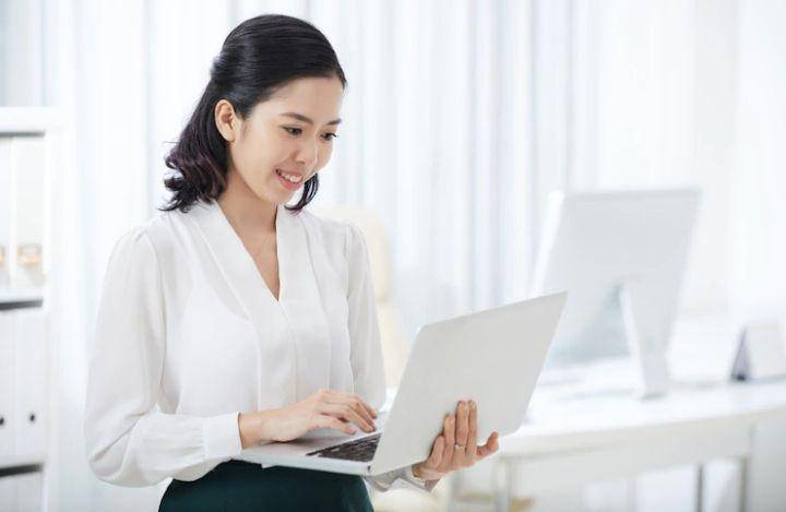 ilustrasi wanita karir (freepik.com/pressfoto)