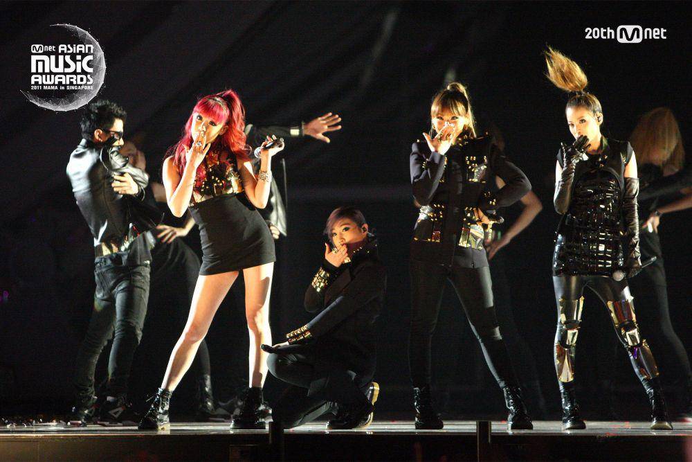 2NE1 (twitter.com/MnetMAMA)