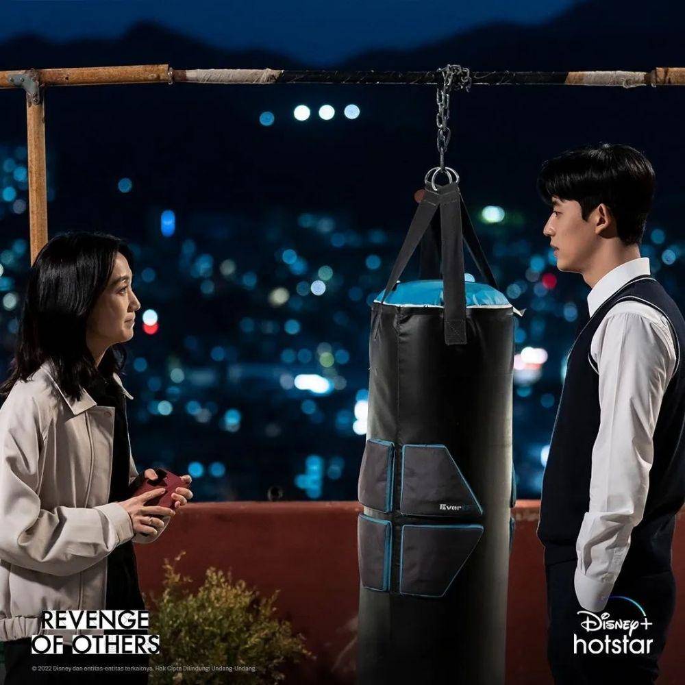 Kim Joo Ryung (Jin So Jung) dan Park Solomon (Ji Soo Heon) di drakor Revenge of Others (instagram.com/lomons_world)