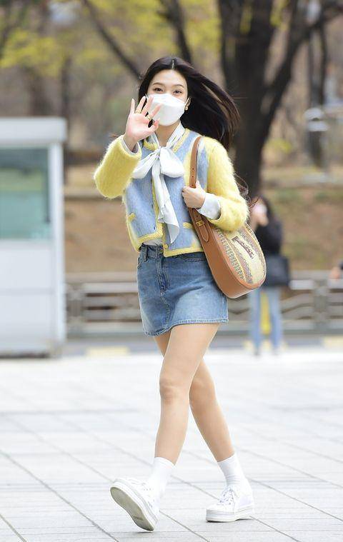 OOTD Joy Red Velvet (elle.com)