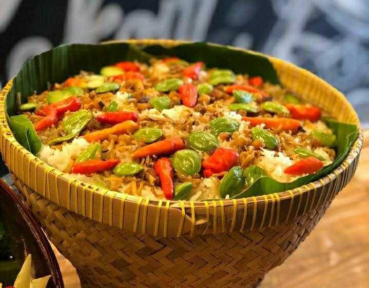 Warung Sunda E'Ceu Kokom (instagram.com/eceukokomsunda)