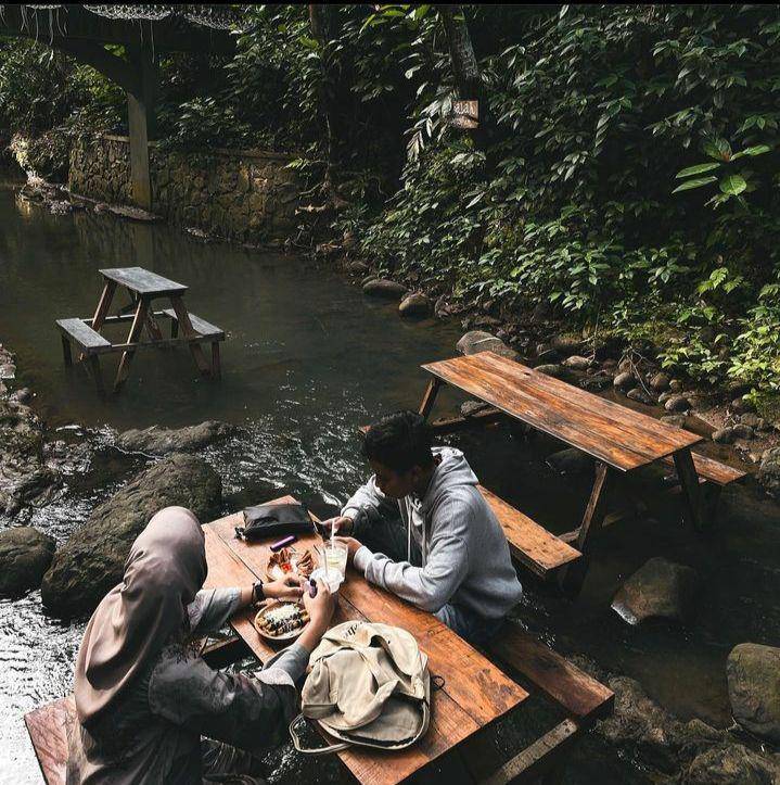 Suasana Cafe Kebon Salak. (Instagram.com/bonsal.co)