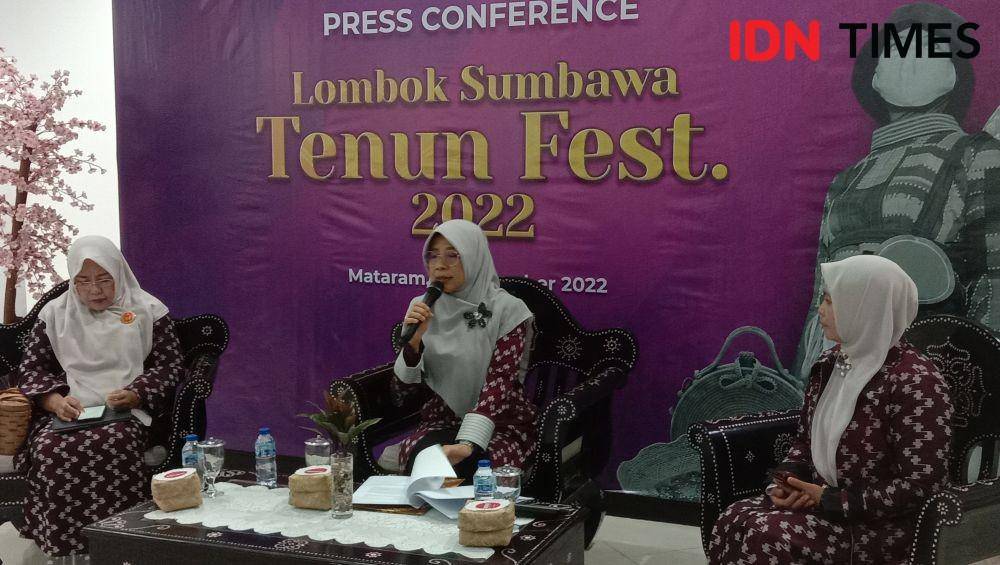 Ketua Dekranasda Provinsi NTB, Niken Widyawati Zulkieflimansyah. (IDN Times/Muhammad Nasir)
