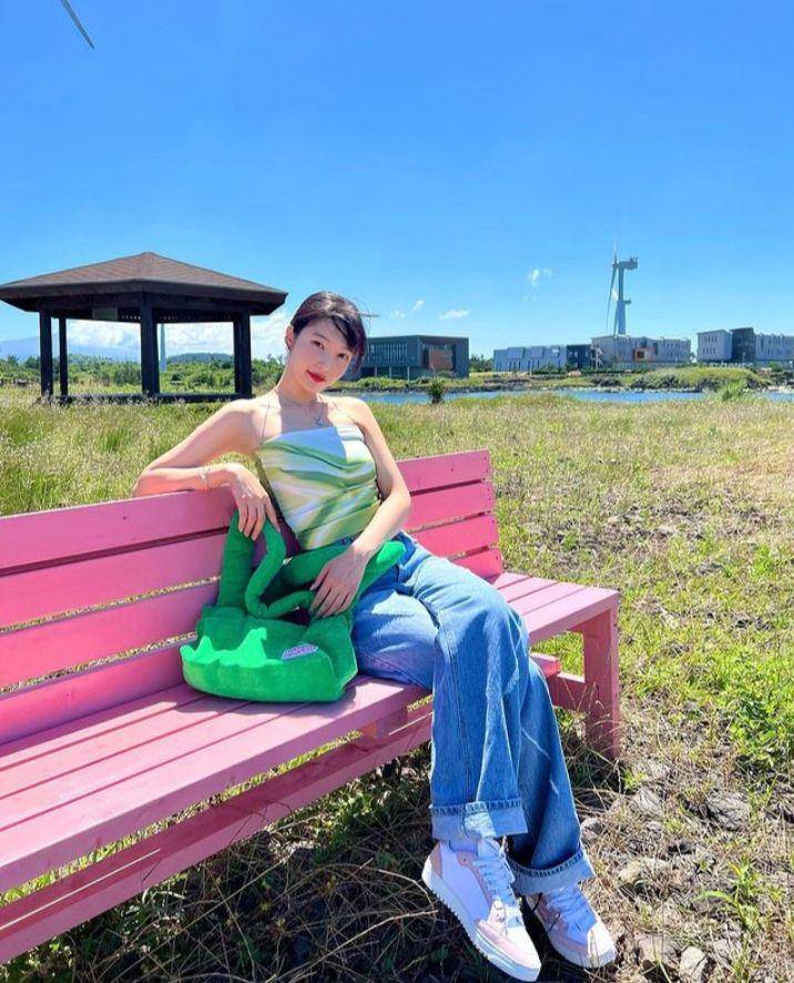 OOTD Joy Red Velvet (instagram.com/_imyour_joy)