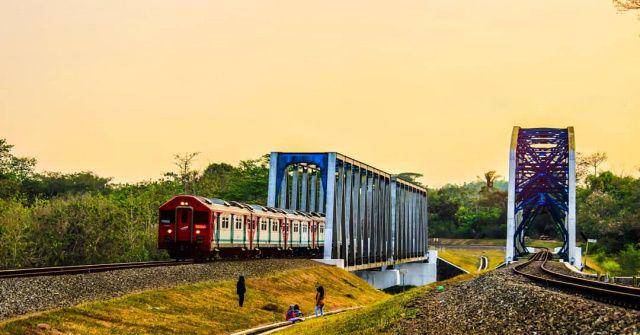 gambar jalur kereta api Prambanan Ekspress (instagram.com/kenny20145)