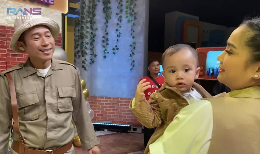 momen Rayyanza si Cipung di backstage acara televisi (youtube.com/RANS Entertainment)