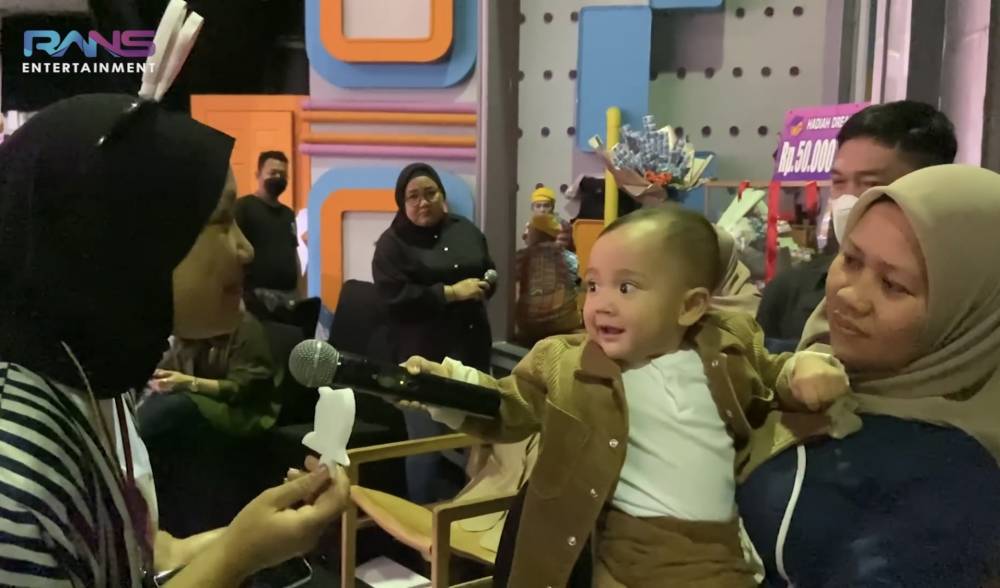momen Rayyanza si Cipung di backstage acara televisi (youtube.com/RANS Entertainment)