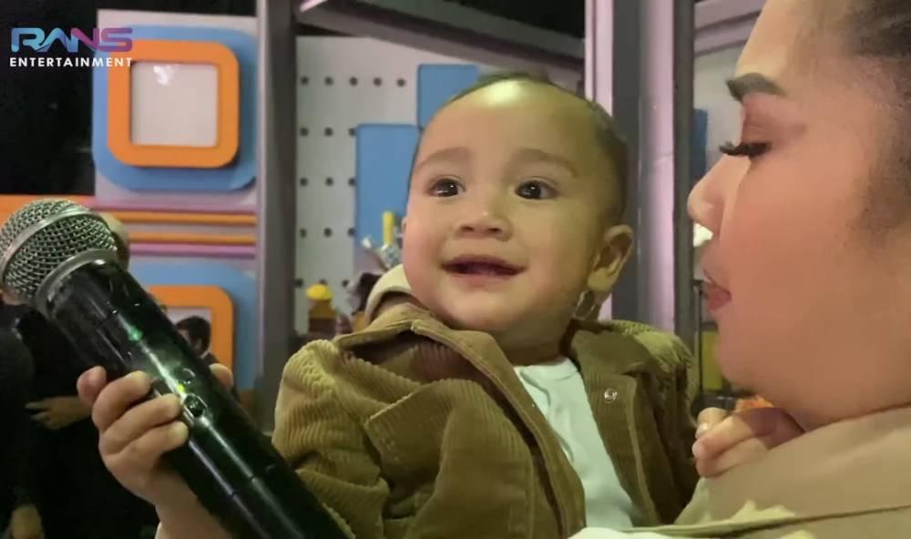 momen Rayyanza si Cipung di backstage acara televisi (youtube.com/RANS Entertainment)