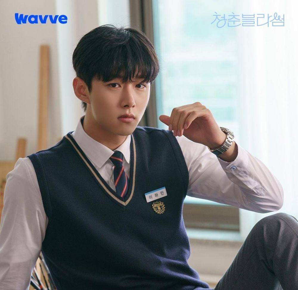 Seo Ji Hoon di drama Seasons of Blossom (instagram.com/wavve.official)