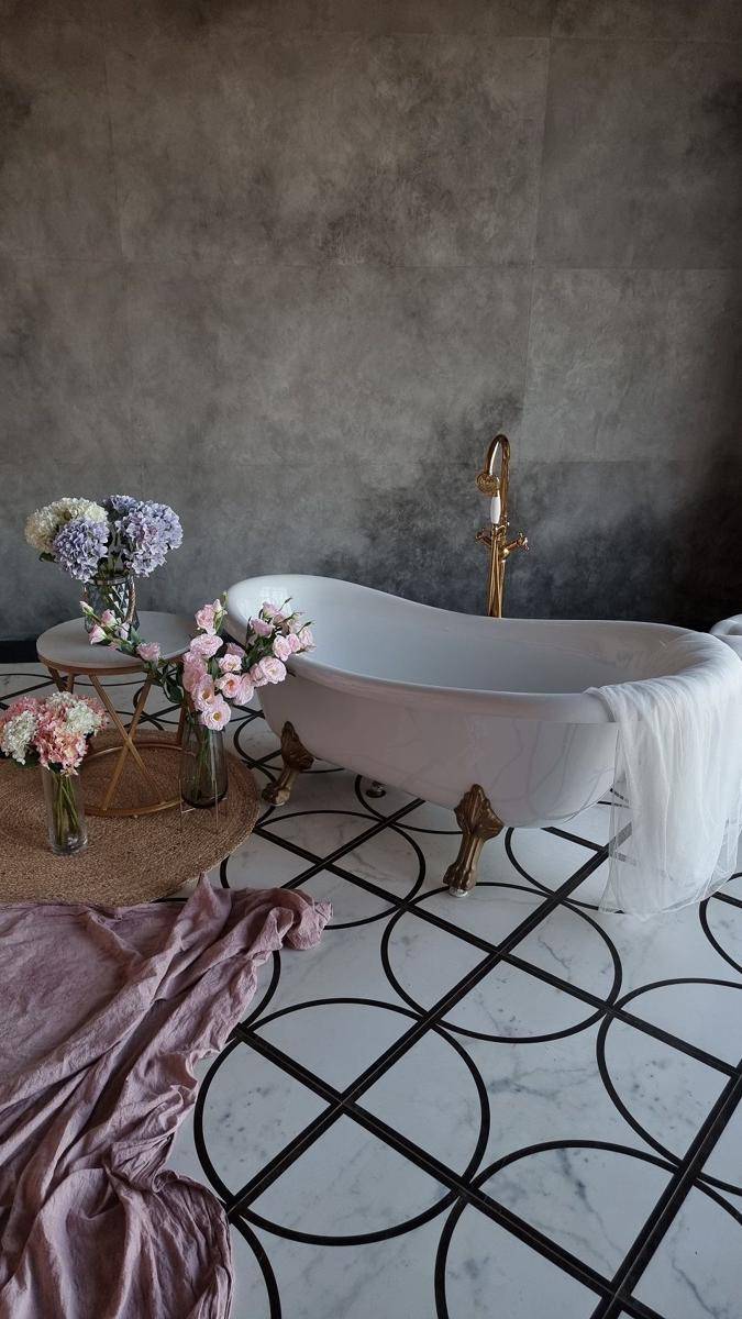 ilustrasi claw-foot bathtub (pexels.com/Алекке Блажин)