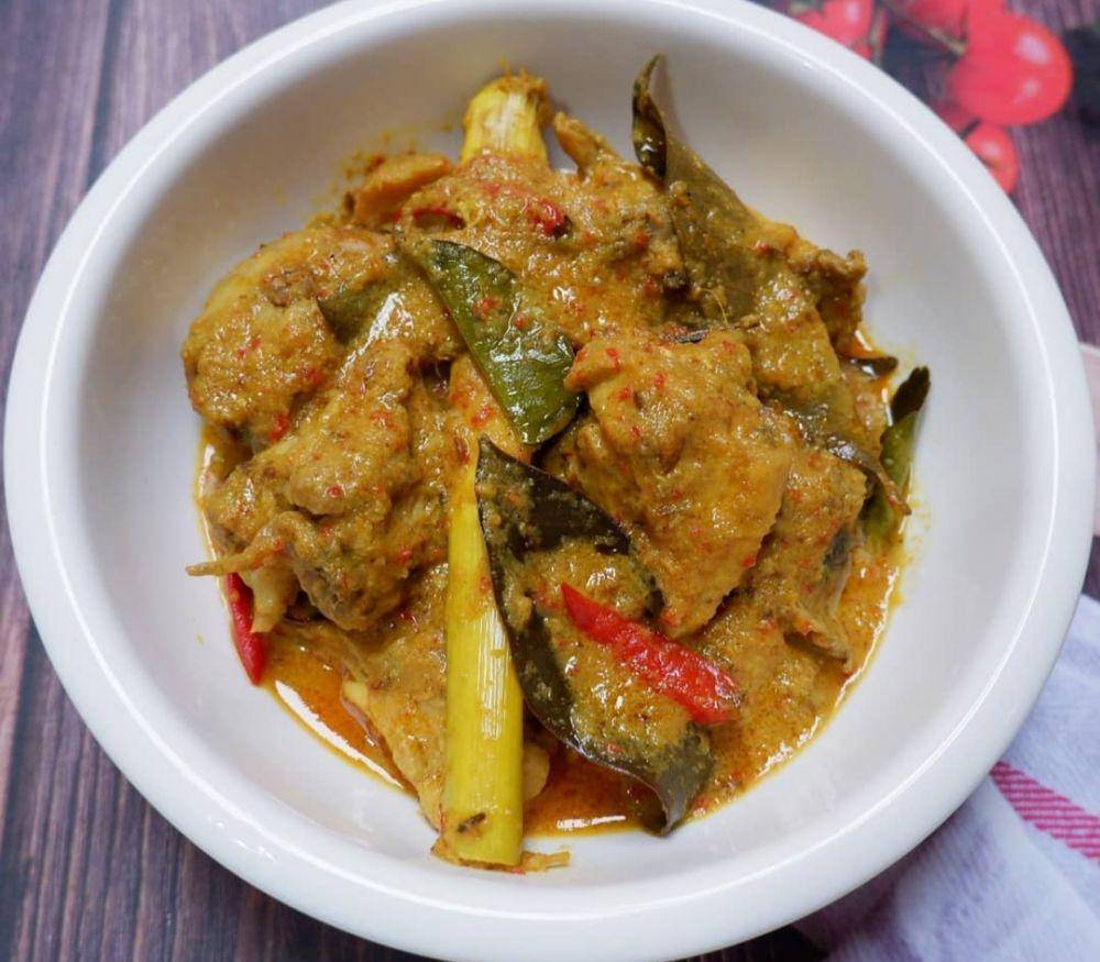 lodho ayam (instagram.com/rosita.suroso)
