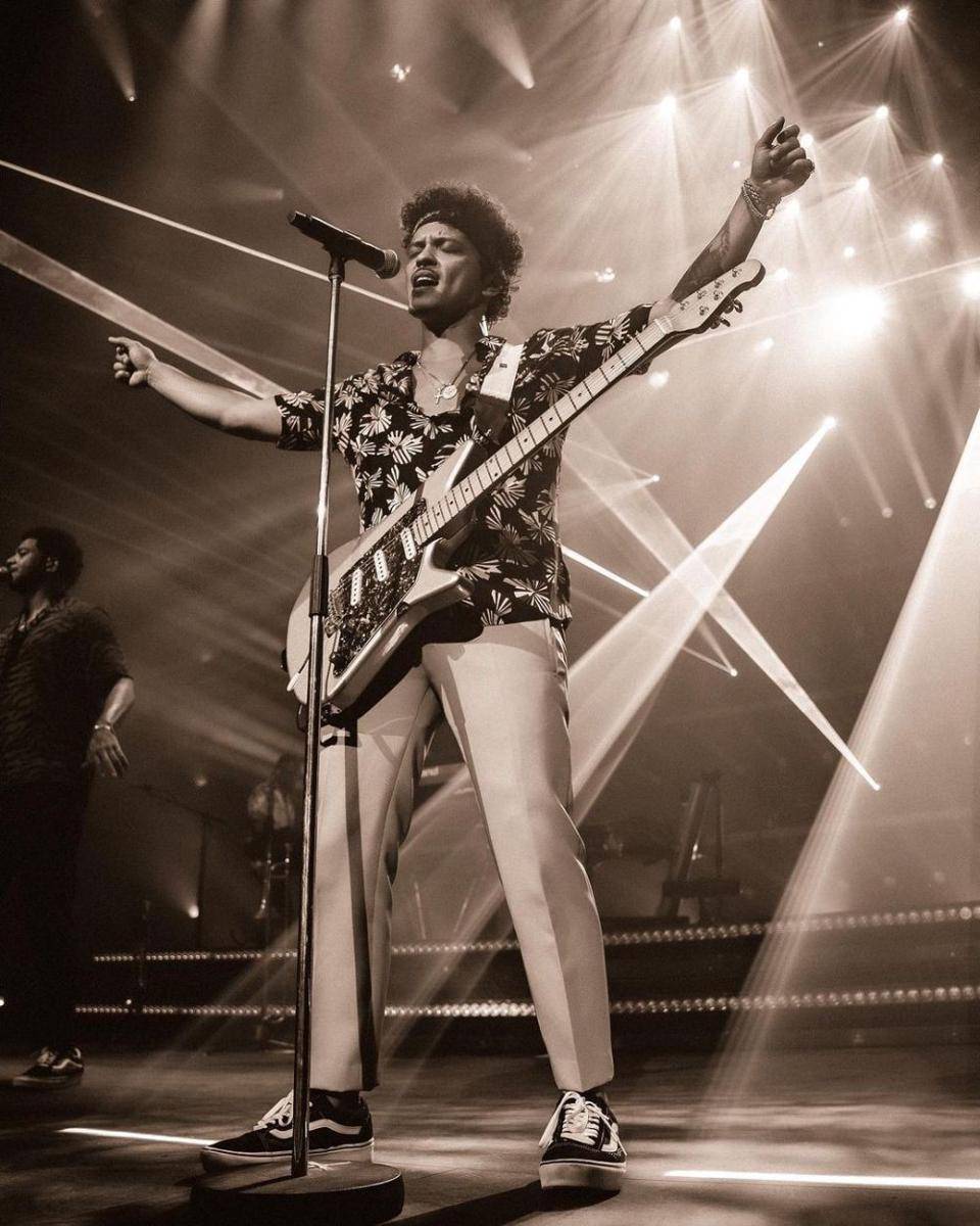 bruno mars (instagram.com/brunomars)
