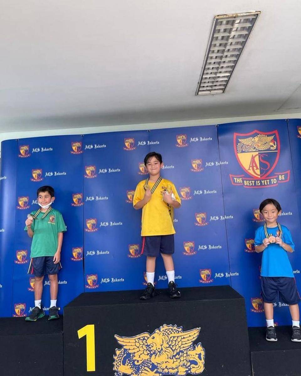 momen Rafathar juara lomba renang (instagram.com/raffinagita1717)