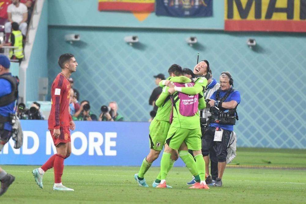 Kiper Jepang, Suichi Gonda, merayakan kemenangan atas Spanyol di Piala Dunia 2022 (Instagram @suichi33g)