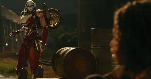 Arcee mencoba menyapa ( Dok. Paramount Pictures / Transformers: Rise of The Beasts )