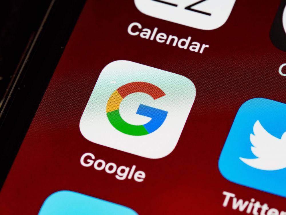Layanan online dari Google punya manfaat besar dengan harga terjangkau. (unsplash.com/Brett Jordan)