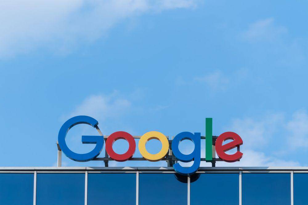 ilustrasi kantor Google (unsplash.com/Pawel Czerwinski)