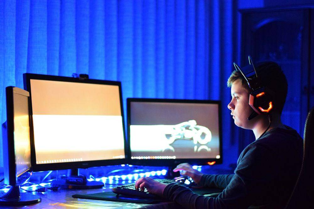 ilustrasi bermain game (pixabay.com/ExplorerBob)
