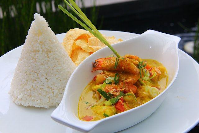 Resep Udang Kuah Kuning, Menu Makan Simpel yang Menggugah Selera