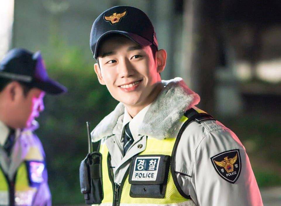 cuplikan adegan Woo Tak dalam drama While You Were Sleeping (instagram.com/holyhaein)