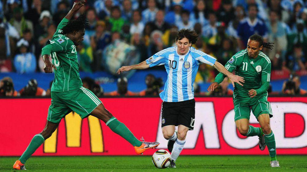 Lionel Messi main di Piala Dunia 2010 bersama Argentina. (fifa.com)