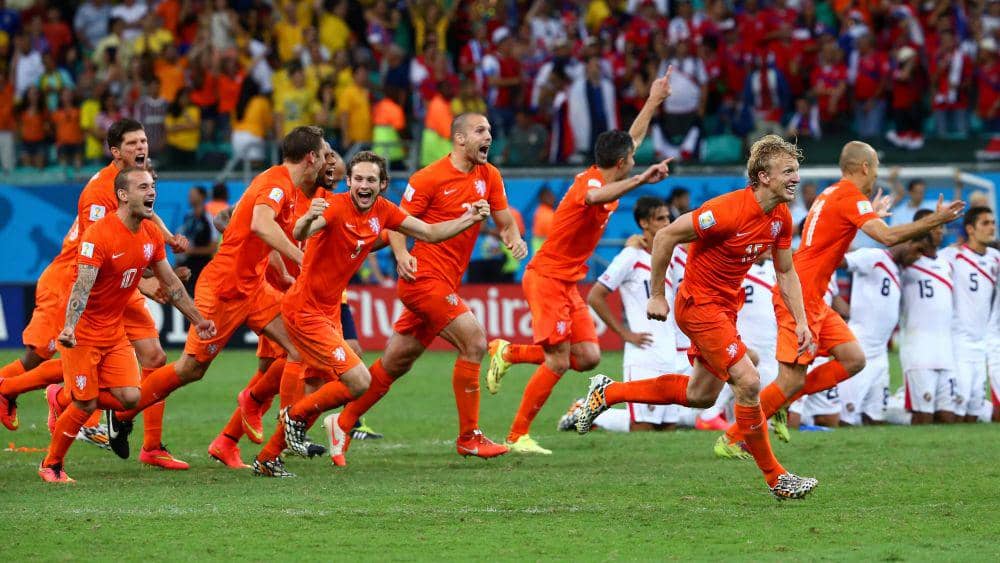 Belanda menang 4-3 setelah adu penalti dengan Kosta Rika pada perempat final Piala Dunia 2014 Brasil. (fifa.com)