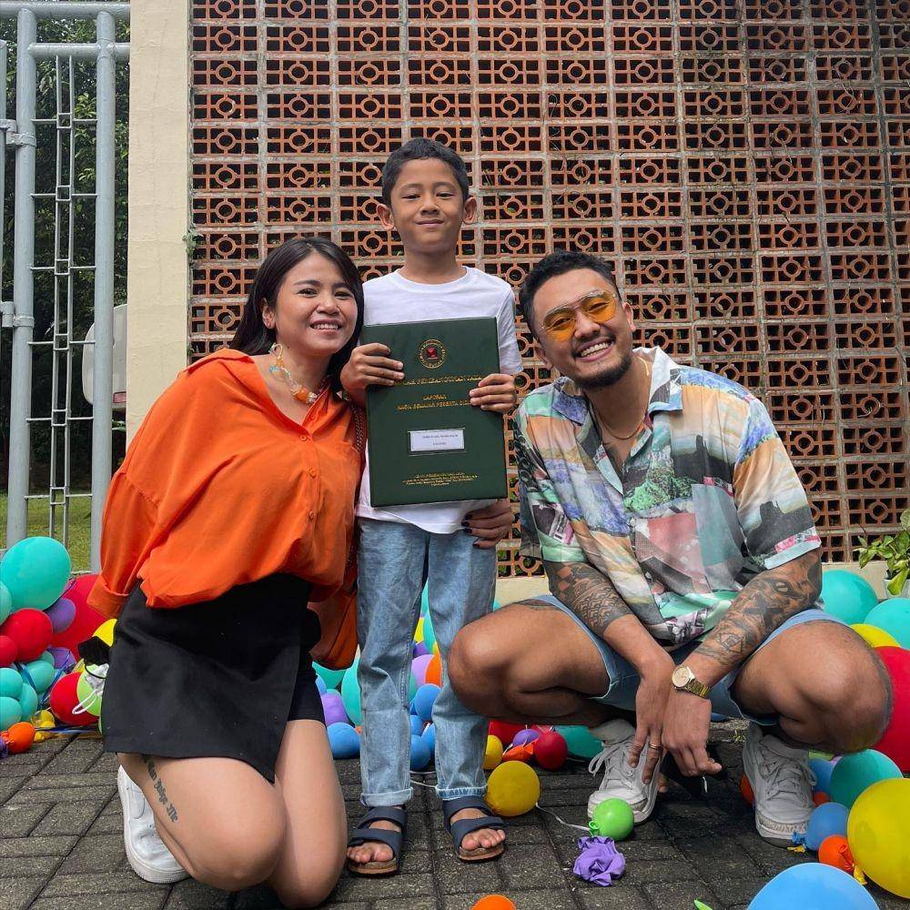 OOTD couple ala Kartika Wijaksana dan Uus (instagram.com/uusbiasaaja)