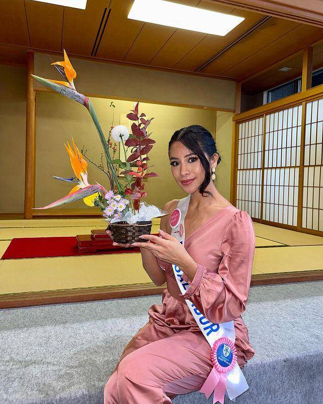Potret Finalis Miss International 2022 Saat Belajar Ikebana (Instagram.com/gennfuents)