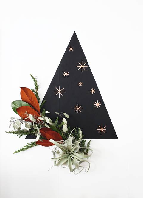 Ide DIY pohon natal. (idlehandsawake.com)