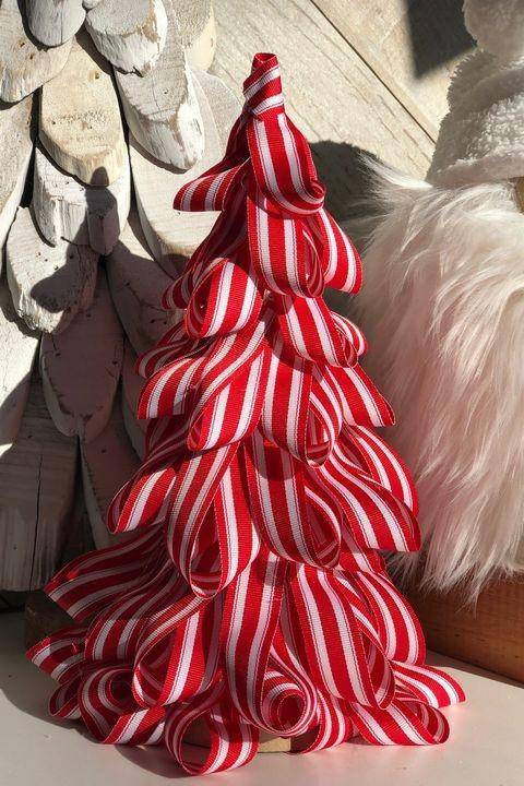 Ide DIY pohon natal. (justthatperfectpiece.com)