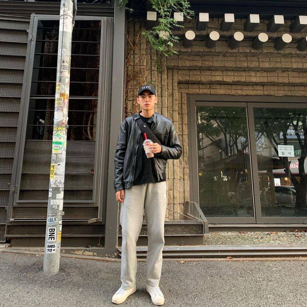 OOTD kasual ala Kim Su Gyeom (instagram.com/su_gyeom_)