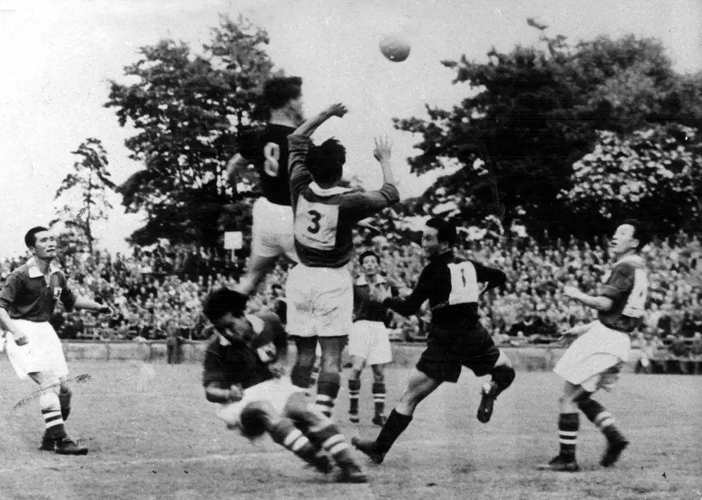 Korea Selatan melawan Hungaria di Piala Dunia 1954. (fifa.com)