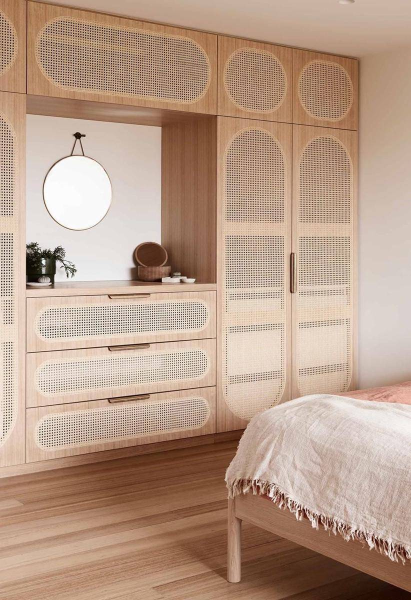 inspirasi lemari pakaian di kamar tidur (homestolove.com.au)