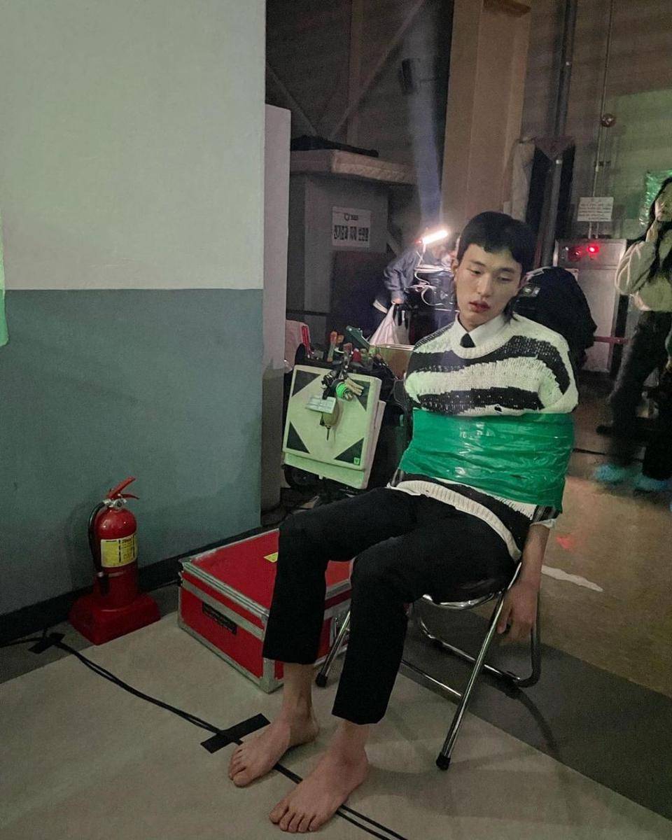 potret Jin Ho Eun di balik layar drama Revenge of Others (instagram.com/jinhoeun_)