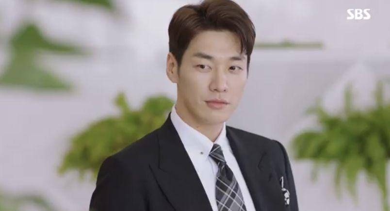 Kim Young Kwang di drama My Secret Life of My Secretary (YouTube.com/SBS Drama)