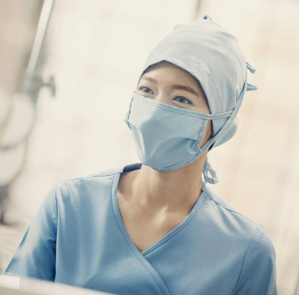 Park Shin Hye di drama Doctors (instagram.com/salt_ent)