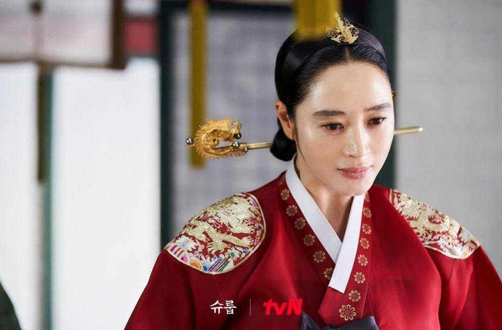 Kim Hye Soo di drama Under The Queen's Umbrella (instagram.com/tvn_drama)