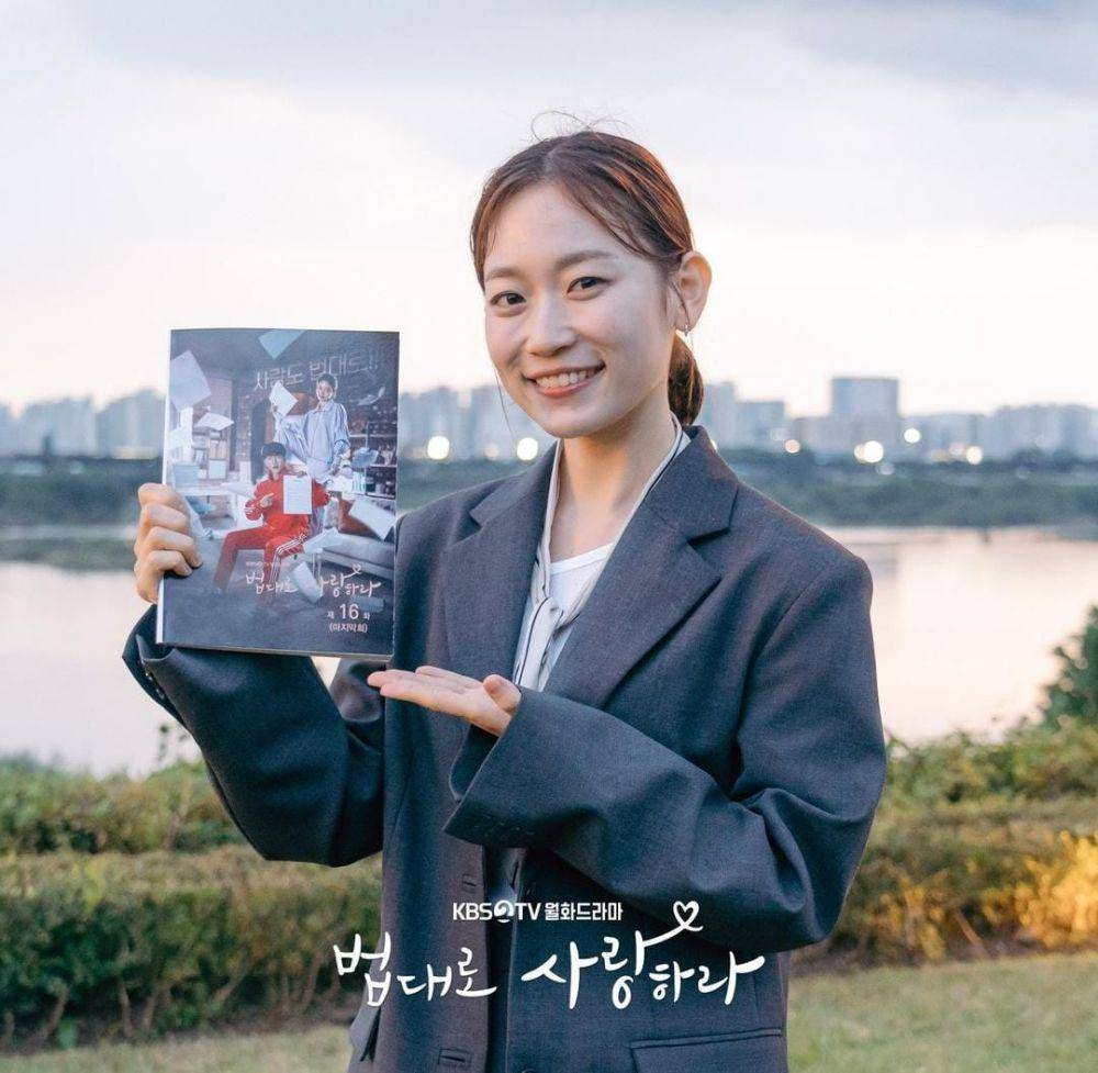 Kim Seul Gi di drama The Law Cafe (instagram.com/kbsdrama)