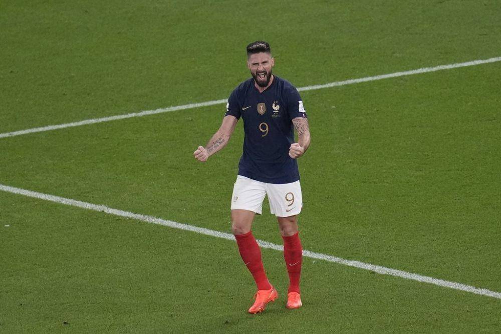 Striker Prancis, Olivier Giroud, usai cetak gol ke gawang Polandia (Sky Sports)
